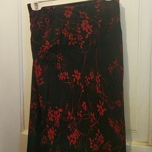 Ann Taylor Factory store red floral on black skirt